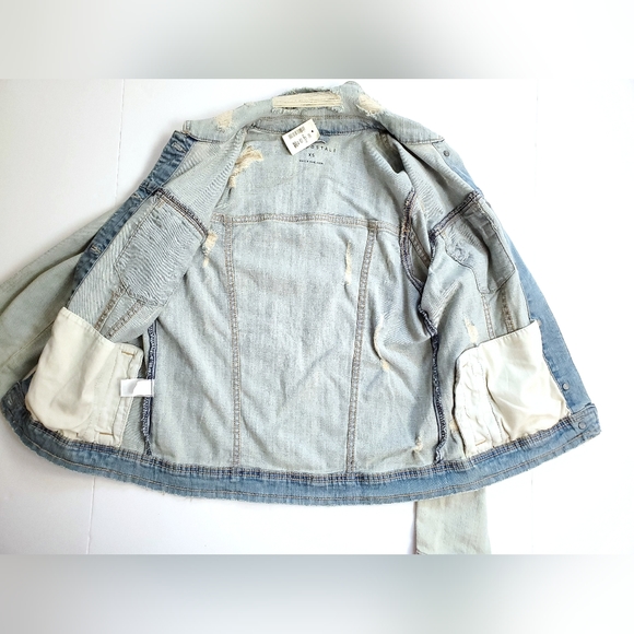 NWT Aeropostale Light Wash Blue Denim Jean Jacket Womens Sz XS Distressed - Picture 11 of 12